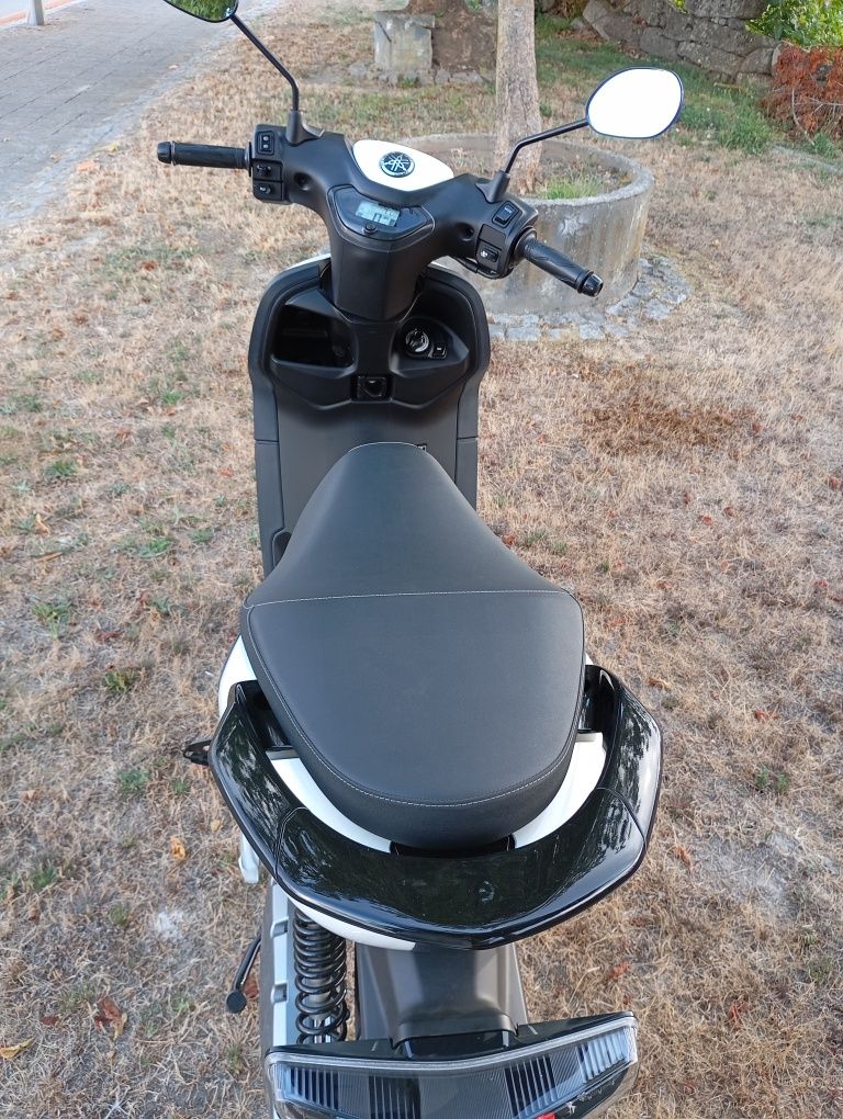 Yamaha Neos 2024