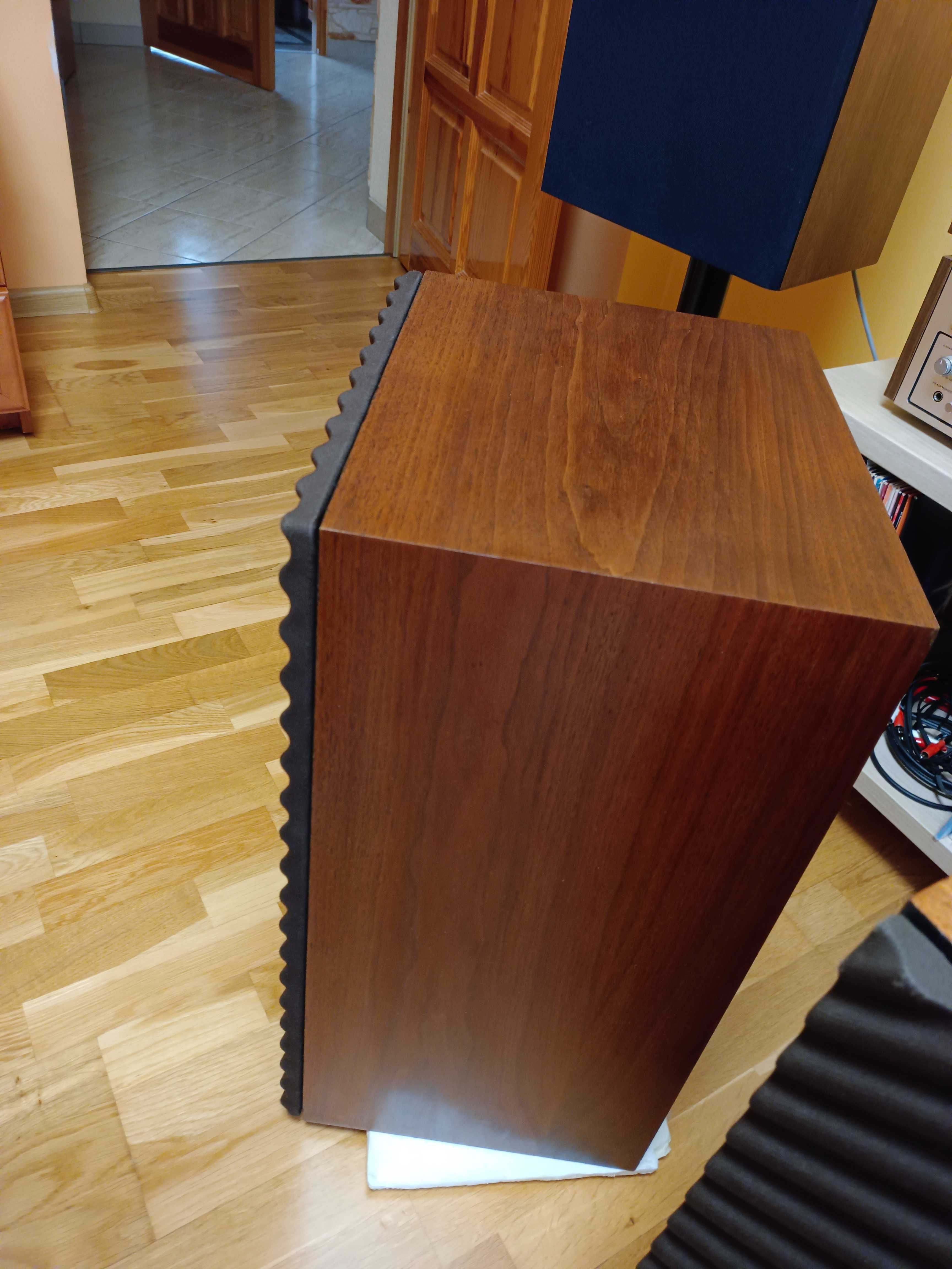 Monitory JBL L50