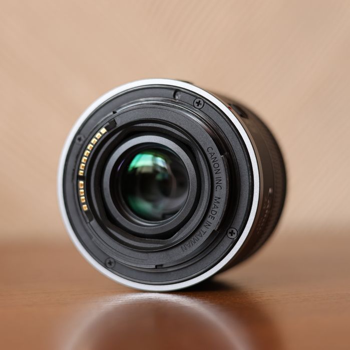 Об'єктив объектив Canon RF 24-50 мм f 4,5-6,3 IS STM