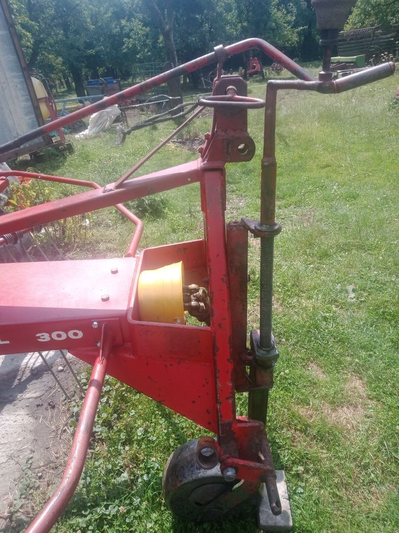 Zgrabiarka pająk Pottinger 300r