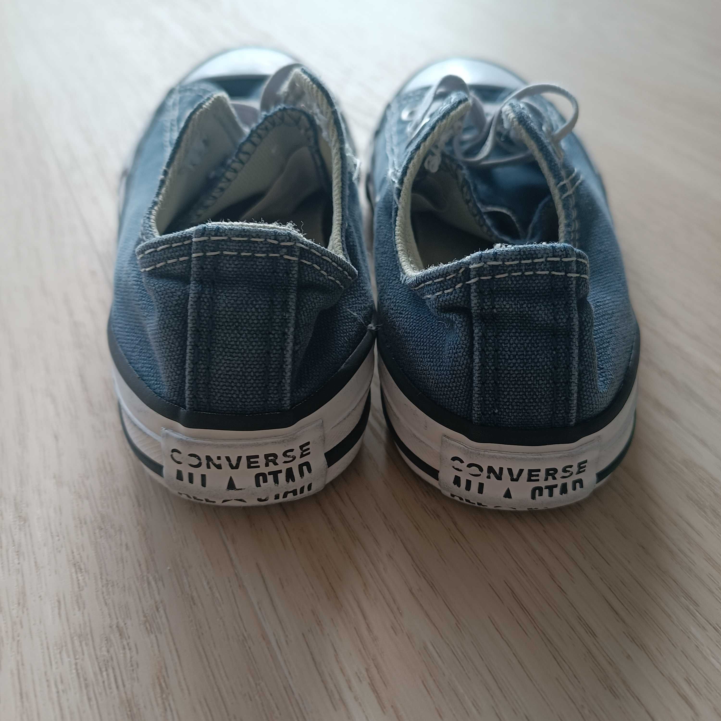 Granatowe trampki Converse 30