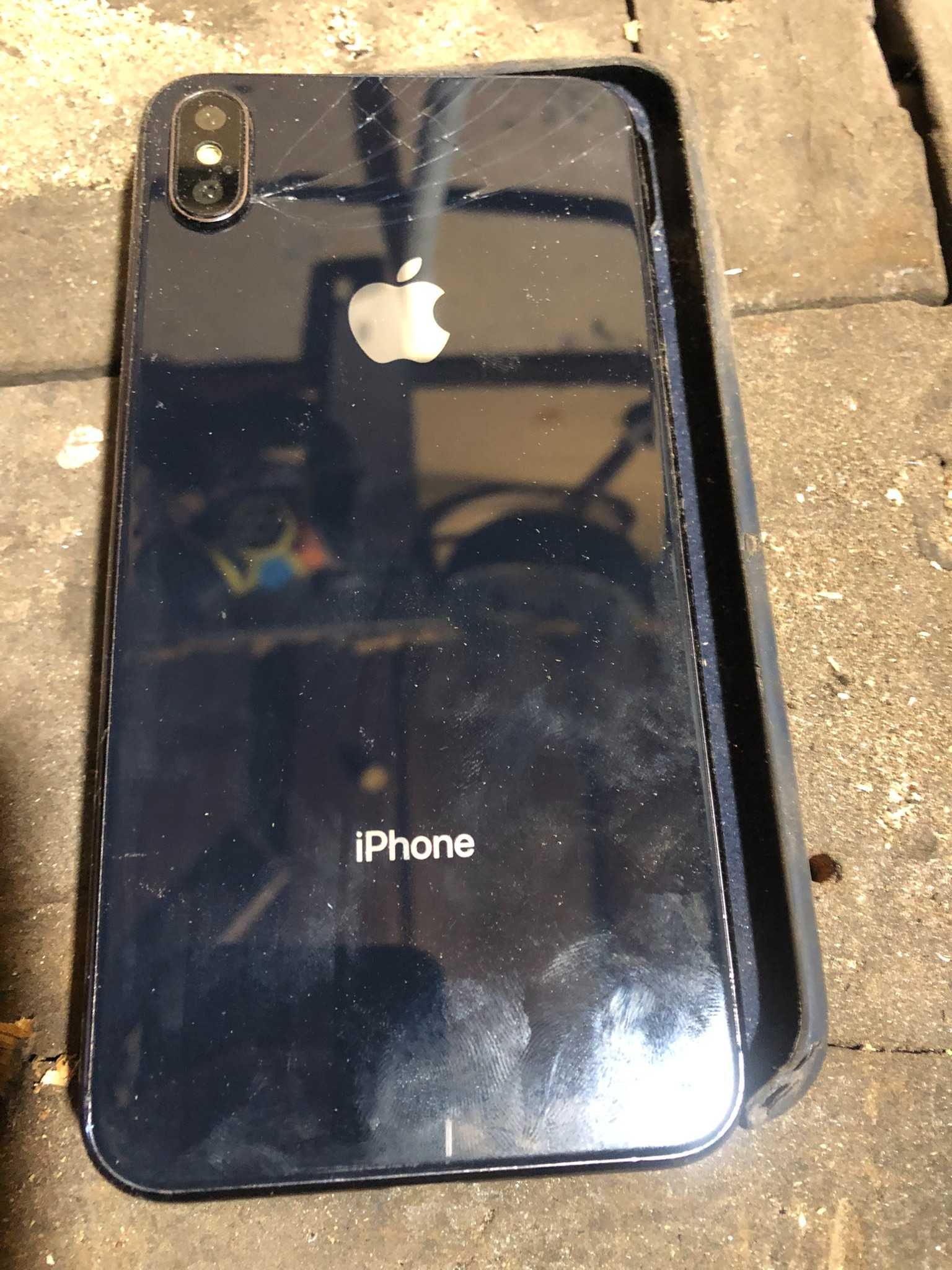 Продам разбитый макет муляж  iPhone Xr