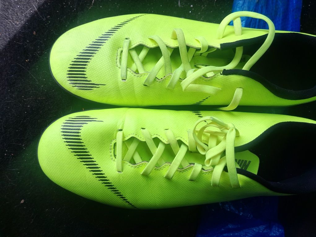 Sapatilhas Nike Turf 44