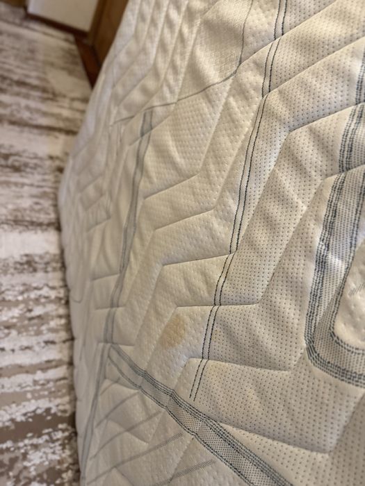 Продам б/у матрас 160 на 2 метри