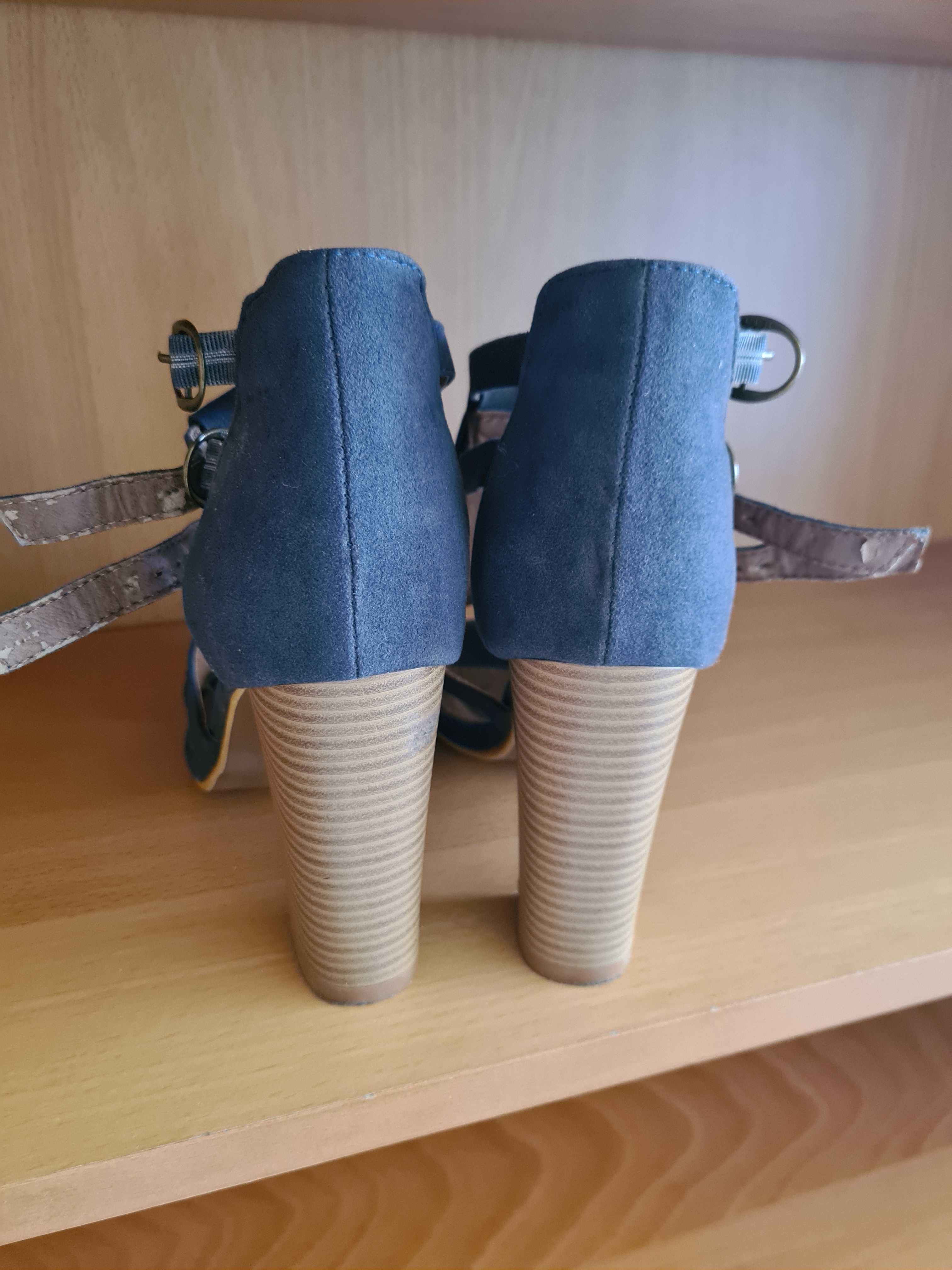 Sapatos Camurça Azul com Franjas e Tachas - Seaside
