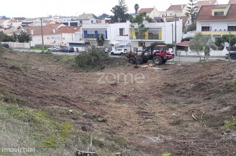 Terreno Urbano na Charneca da Caparica