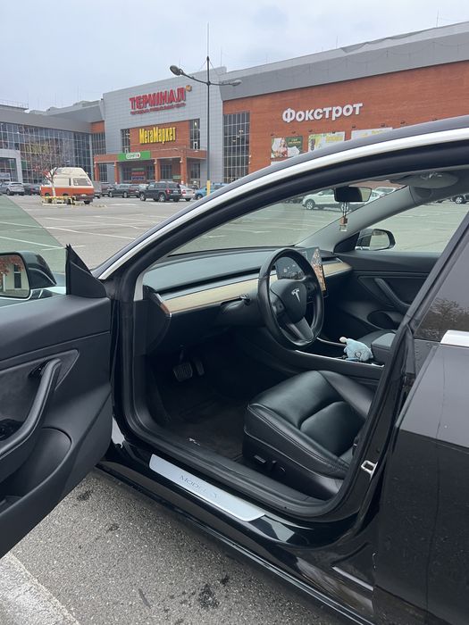 Тесла Модел 3 Standart Plus 2019