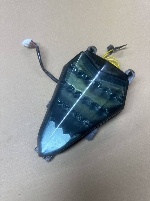 Yamaha R6 RJ11 Lampa Tył Tylna