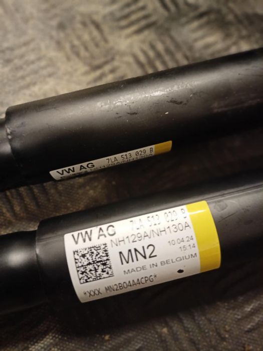 Amortyzatory komplet VW T6 , przód i tył