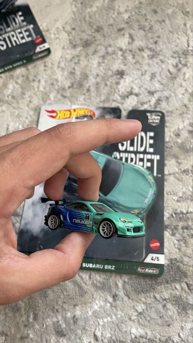 Продам машинки HotWheels Premium