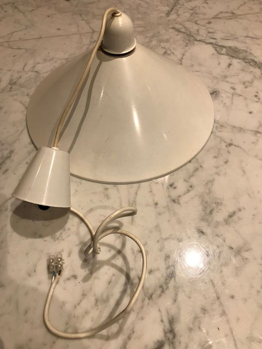 Candeeiro de tecto em metal