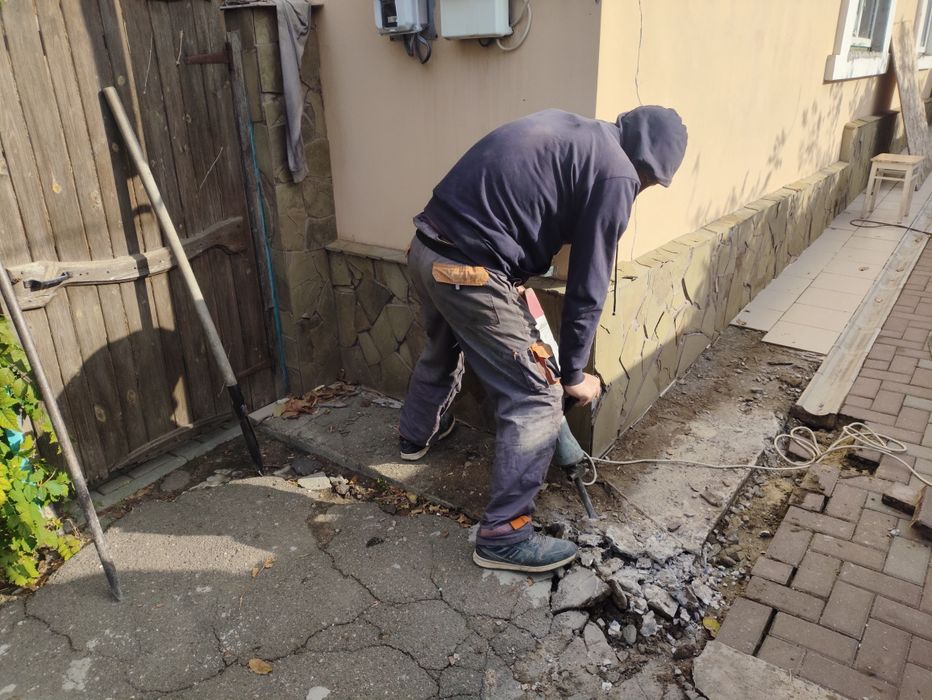 Демонтаж. Резка проёмов. Усиление фундамента.