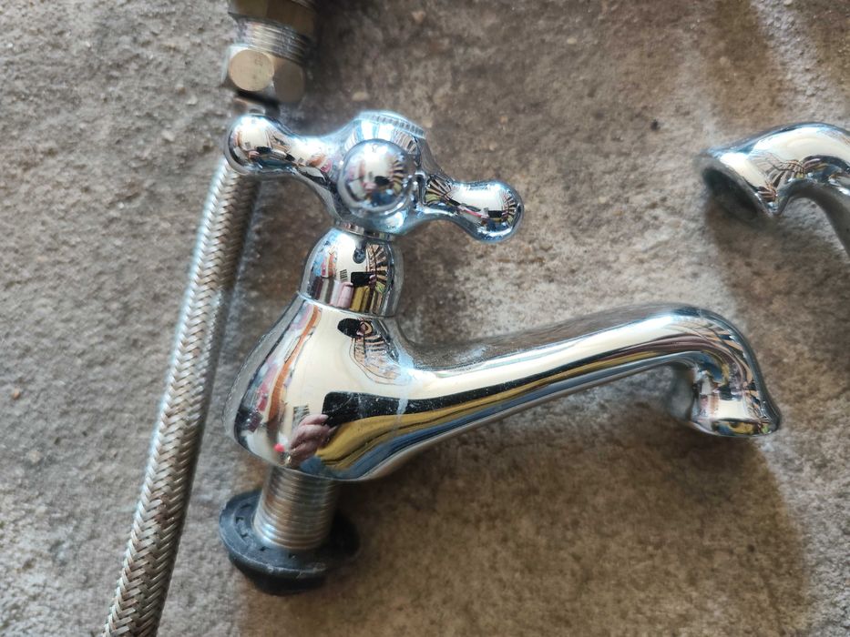 Vendo torneiras de casa de banho da Mamoli