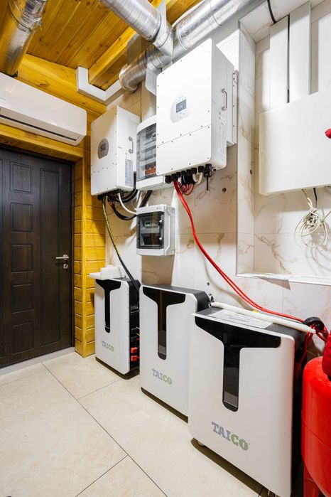 Продажа комплекса: два энергоэффективных дома 280 м² + 120 м² Осокорки