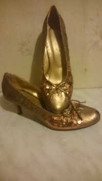 Buty eleganckie na szpilce w kolorze złotym z cekinami nowe rozmiar 36