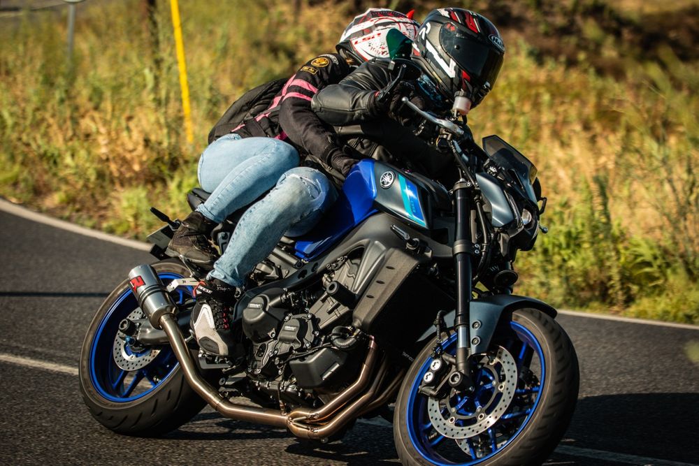 Yamaha MT-09 blue edition 23