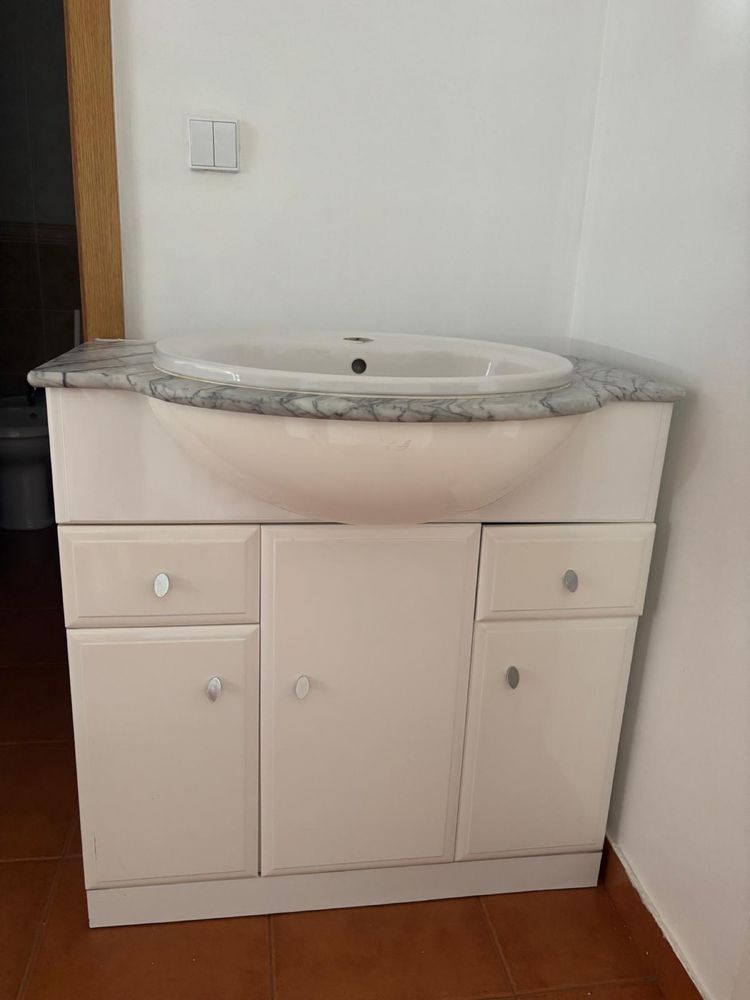 Vendo movel de casa de banho
