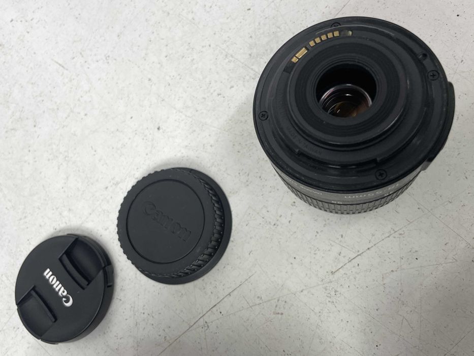 Объектив Canon EF-S 18-55 мм f/3.5-5.6 IS II