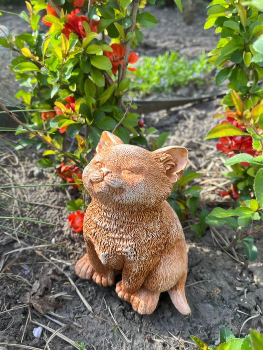 Декоративні фігурки для саду та дому.