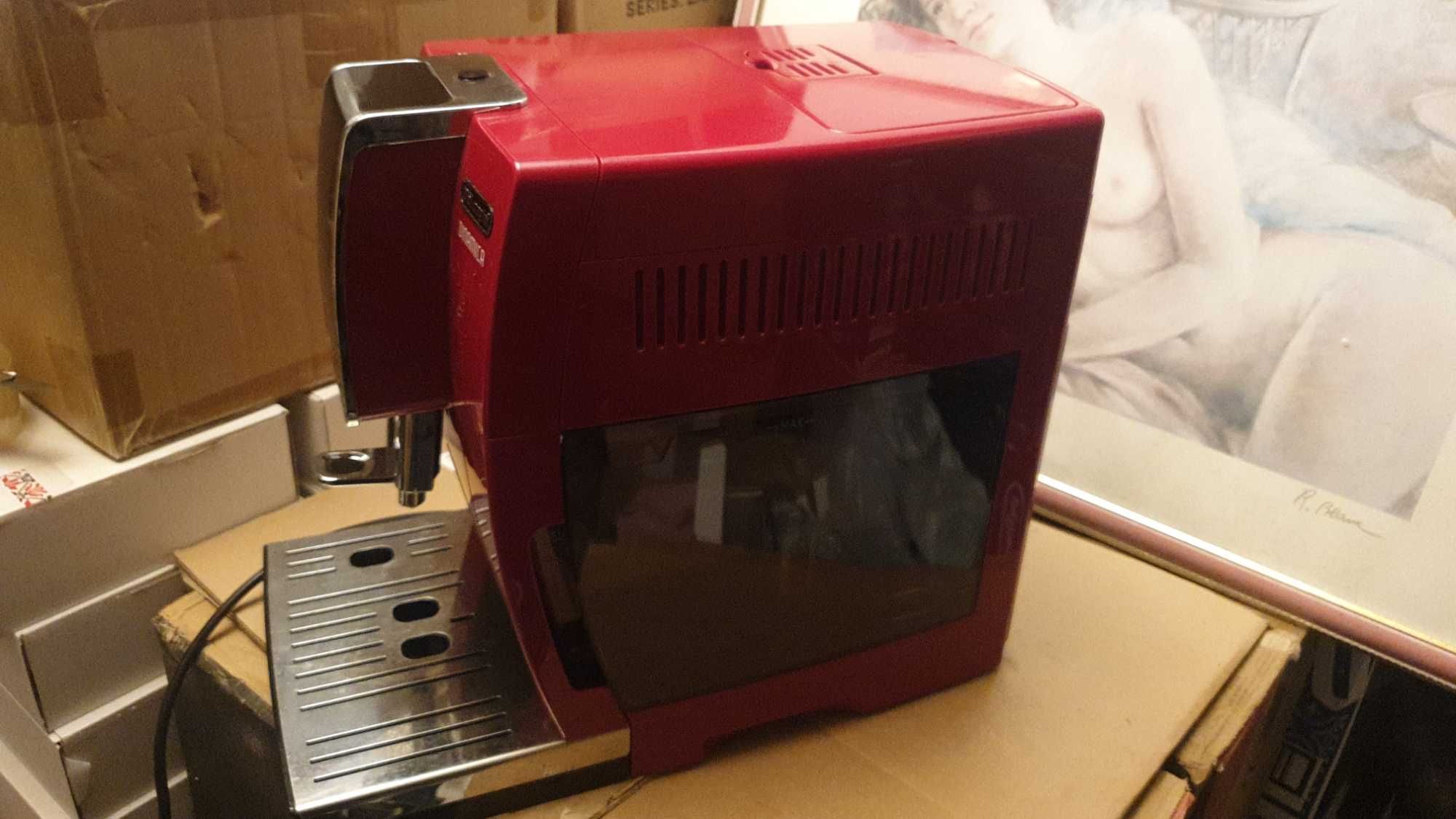 Кофемашина DeLonghi Dinamica  (витрина из Германии)