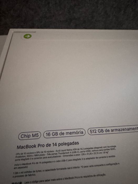 Troco/Vendo Macbook PRO 14 2025 M5 16GB/512GB Silver Selado