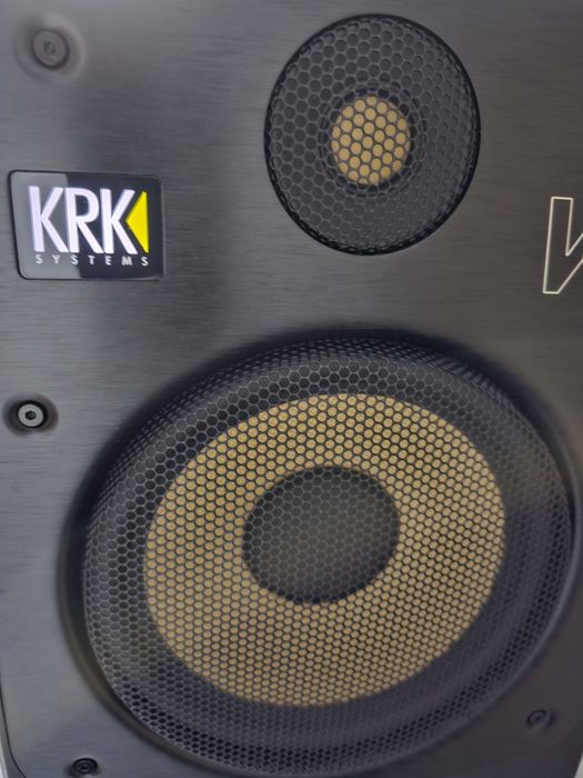 Студійний монітор KRK V8