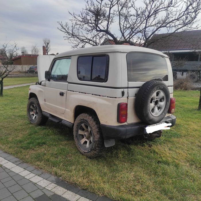 Samochód terenowy Kia Retona