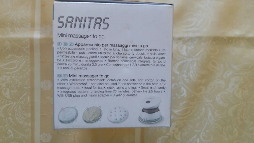 Аккумуляторный мини массажер для тела с насадкой пилинг фирмы Sanitas