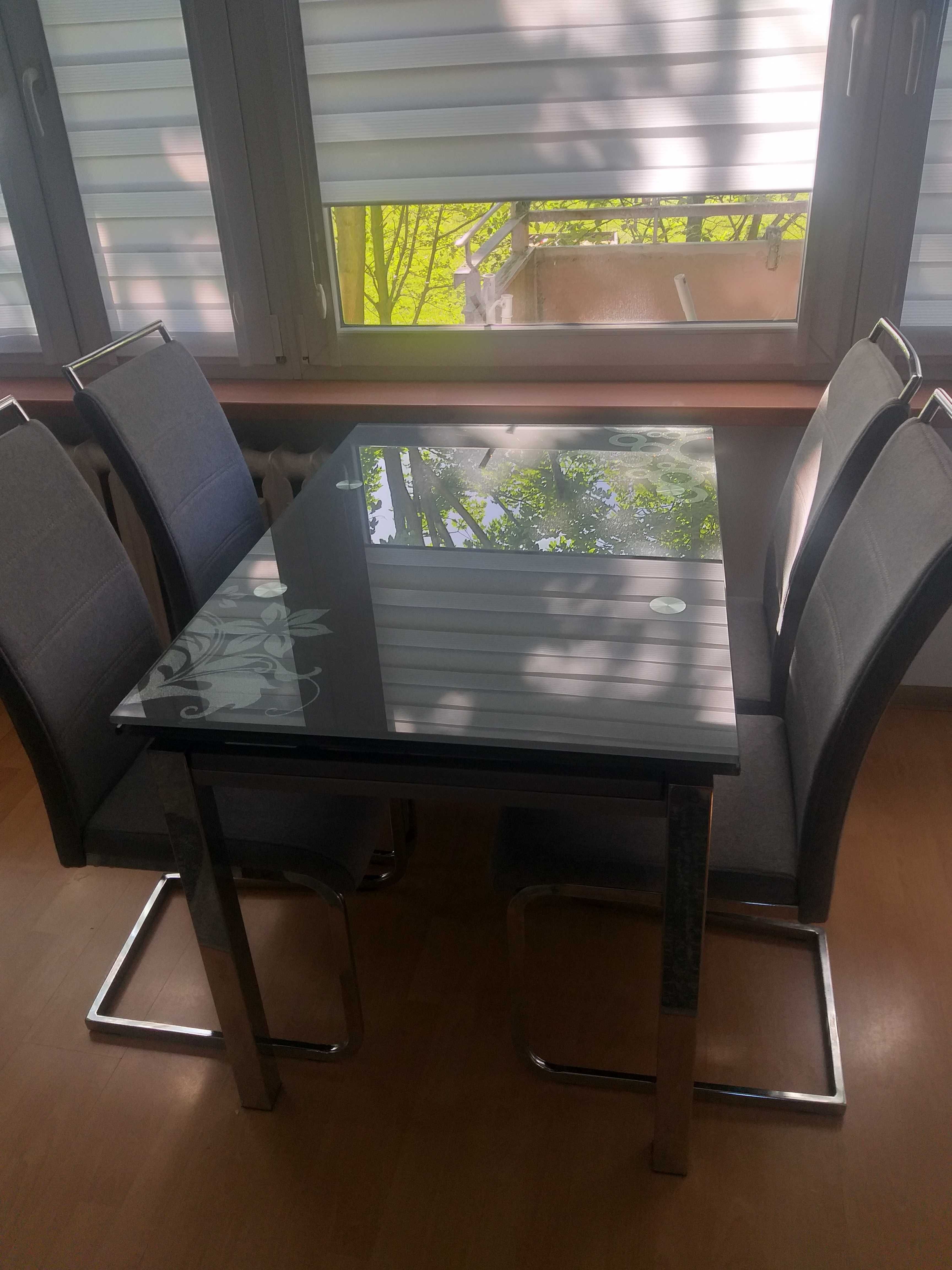 Sprzedam zestaw stół pus 4 krzesła