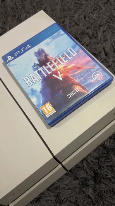 Ps4 branca com comando e jogo