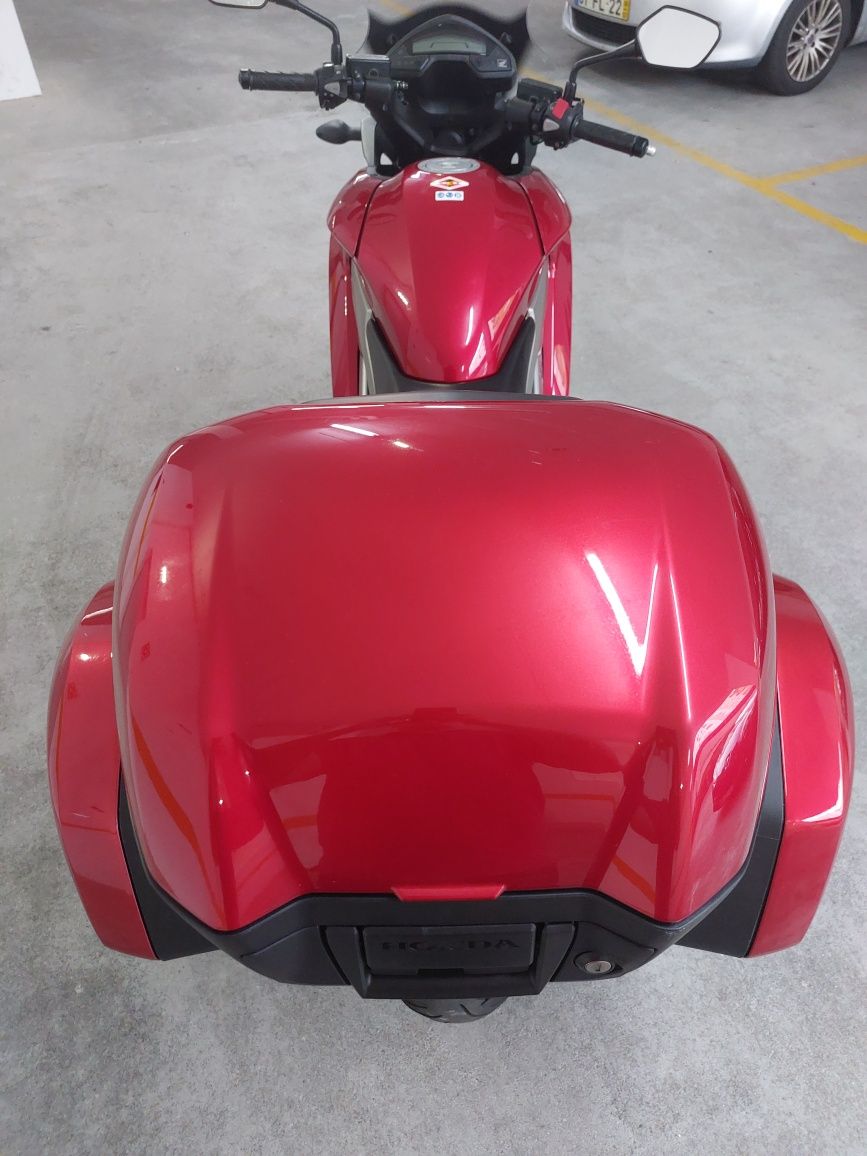 Honda VFR Crossrunner