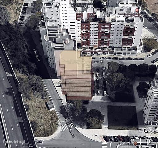 Oportunidade Única em Lisboa! - Terreno urbano com 476m2 para construç