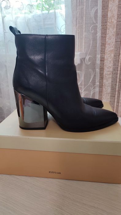 Продам ботильйони Estro