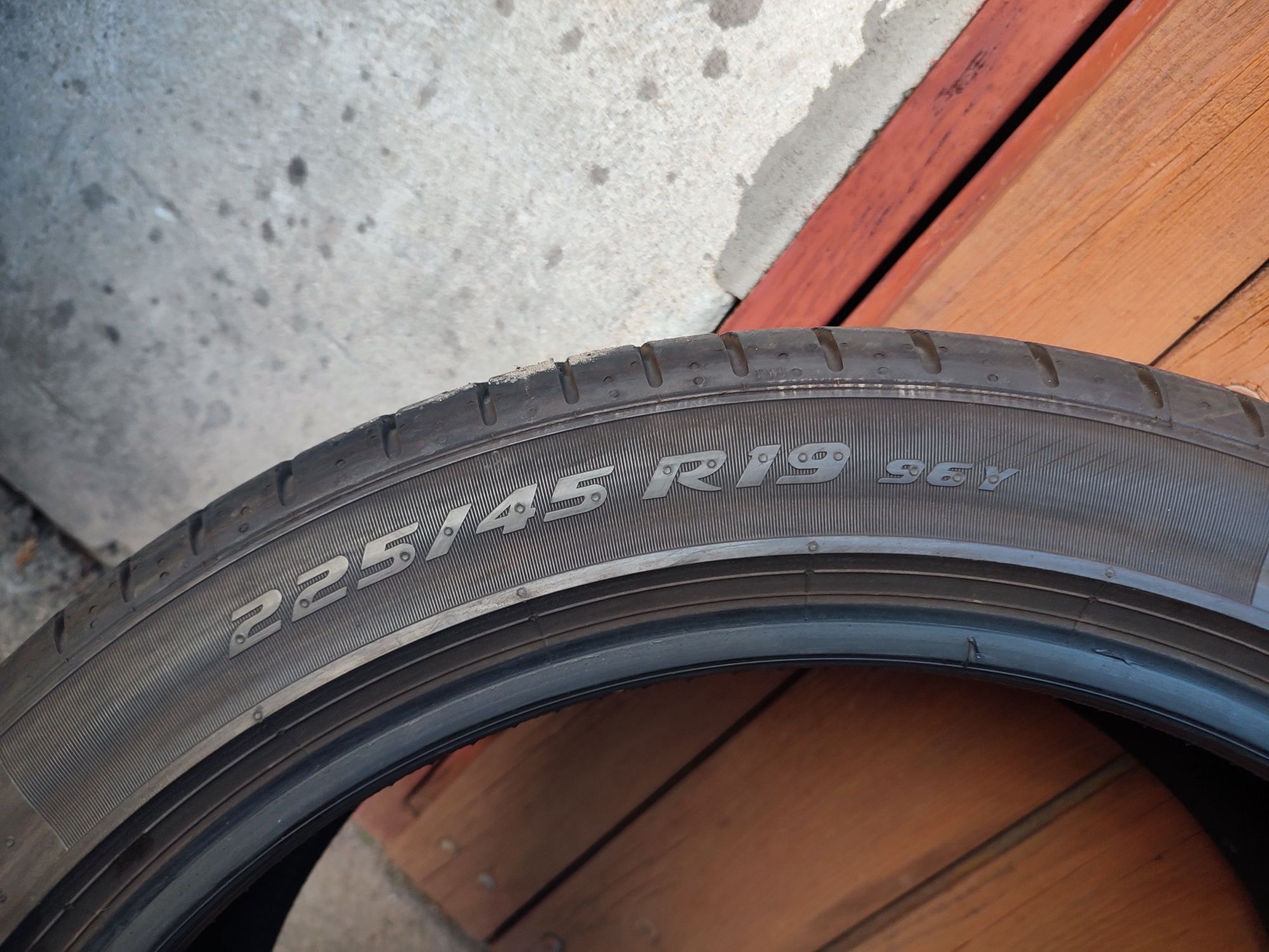 Dwie opony Pirelli P Zero 225/45/19 96Y