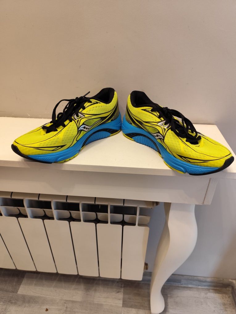 Buty do biegania Saucony Mirage 5 męskie rozm.40.
