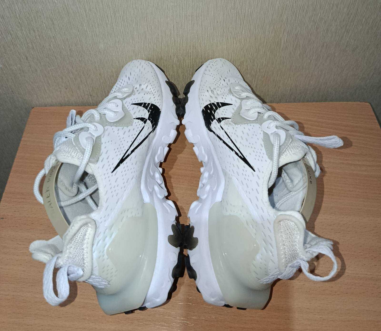 Кросiвки Nike 38 розмiру