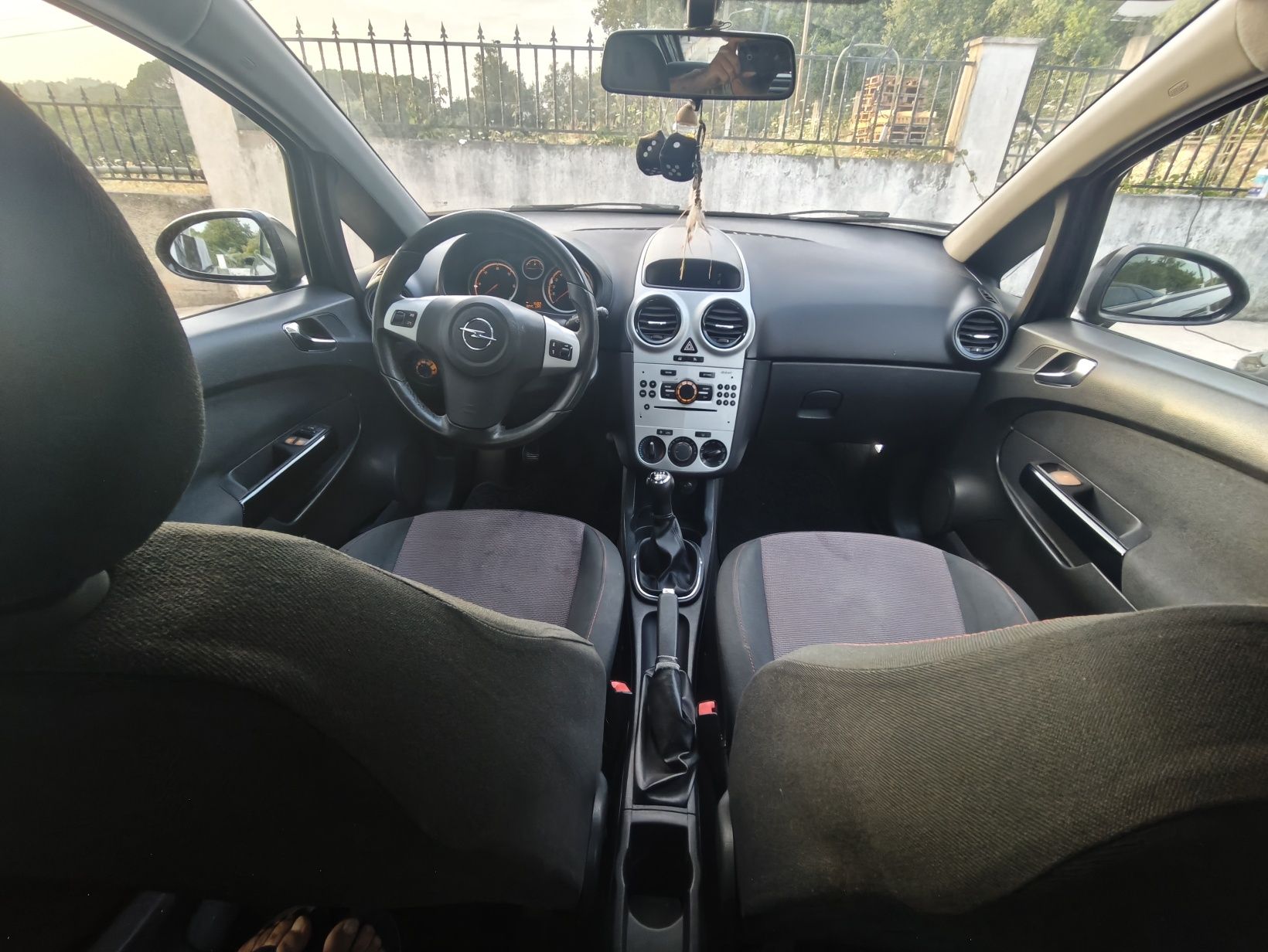 Opel corsa D 1.3 5 lugares