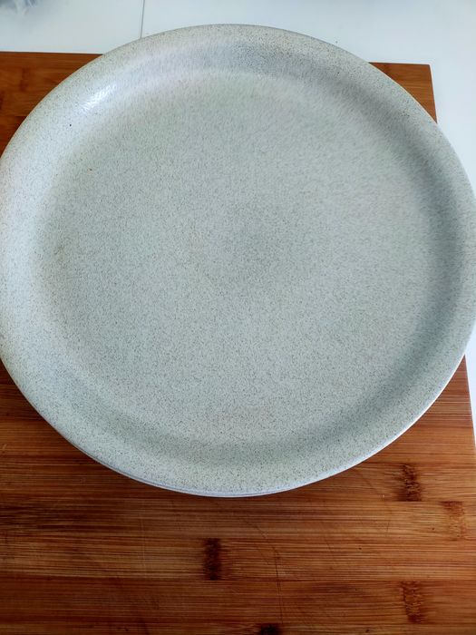 Pratos grandes de cerâmica