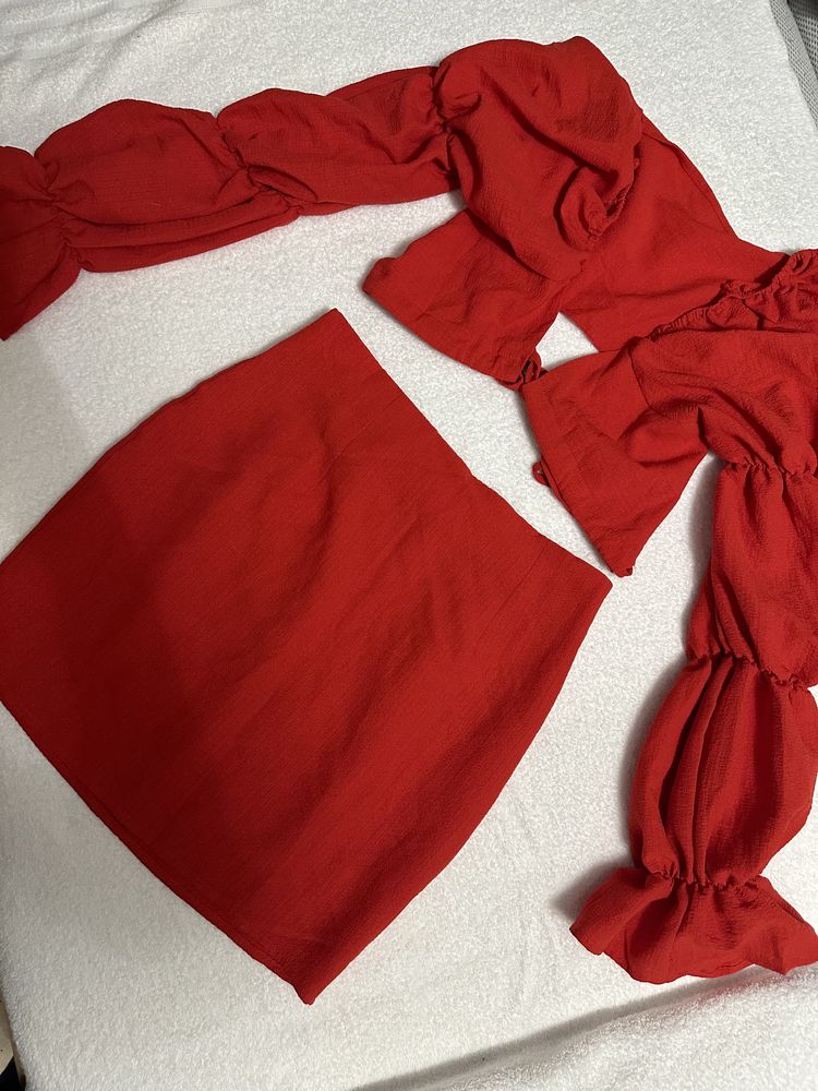 Komplet czerwony spodnica top S