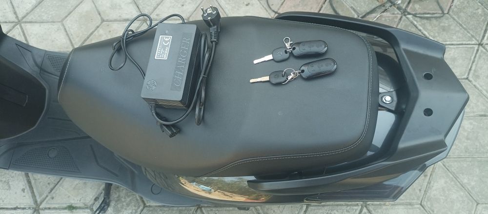 Yadea Luna електроскутер