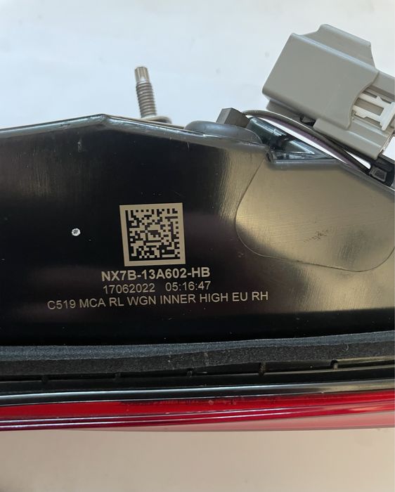 Ford Focus MK4 lift kombi  / lampa prawa tylna tył / ORG.