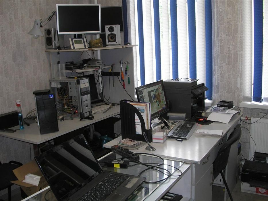 Професійні послуги з ремонту та обслуговуванню комп'ютерної техніки