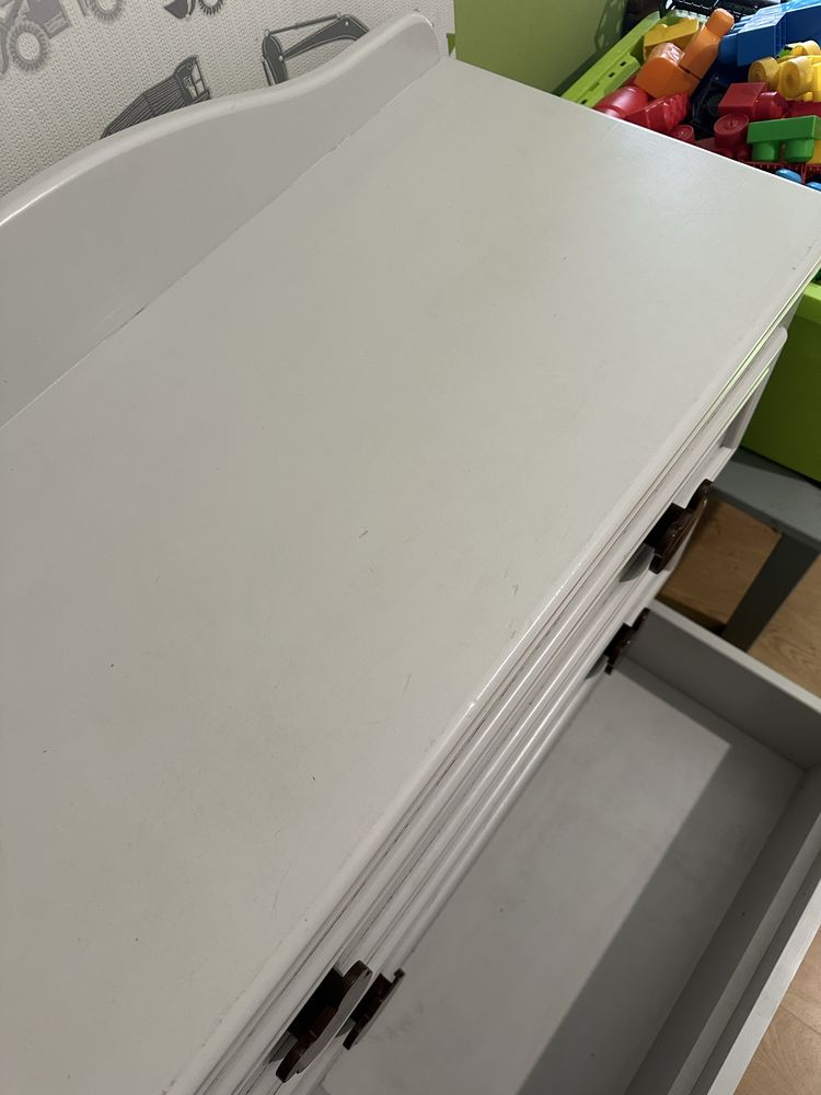 komoda z litego drewna bukowa
