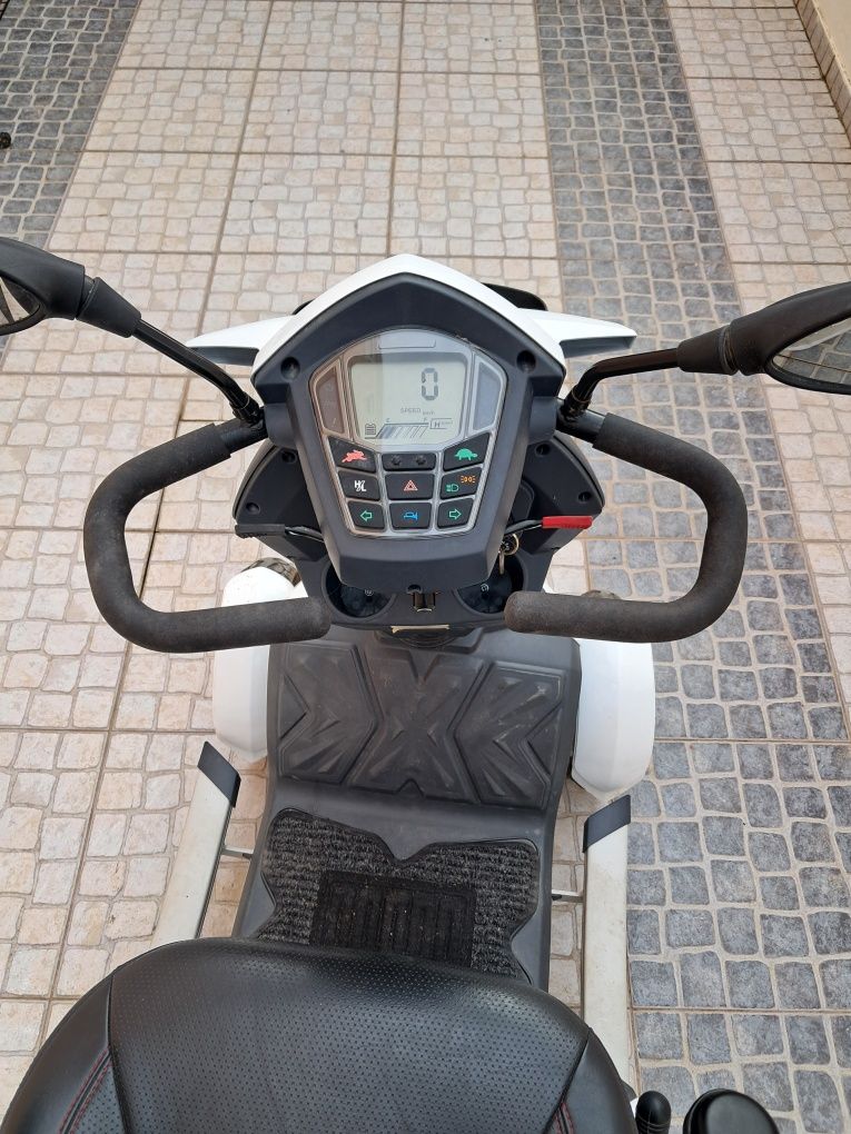 Scooter de mobilidade reduzida