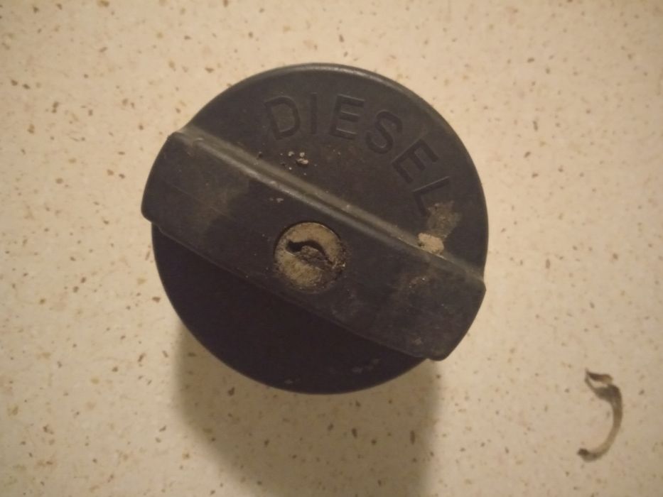 Korek wlewu paliwa ciężarowy