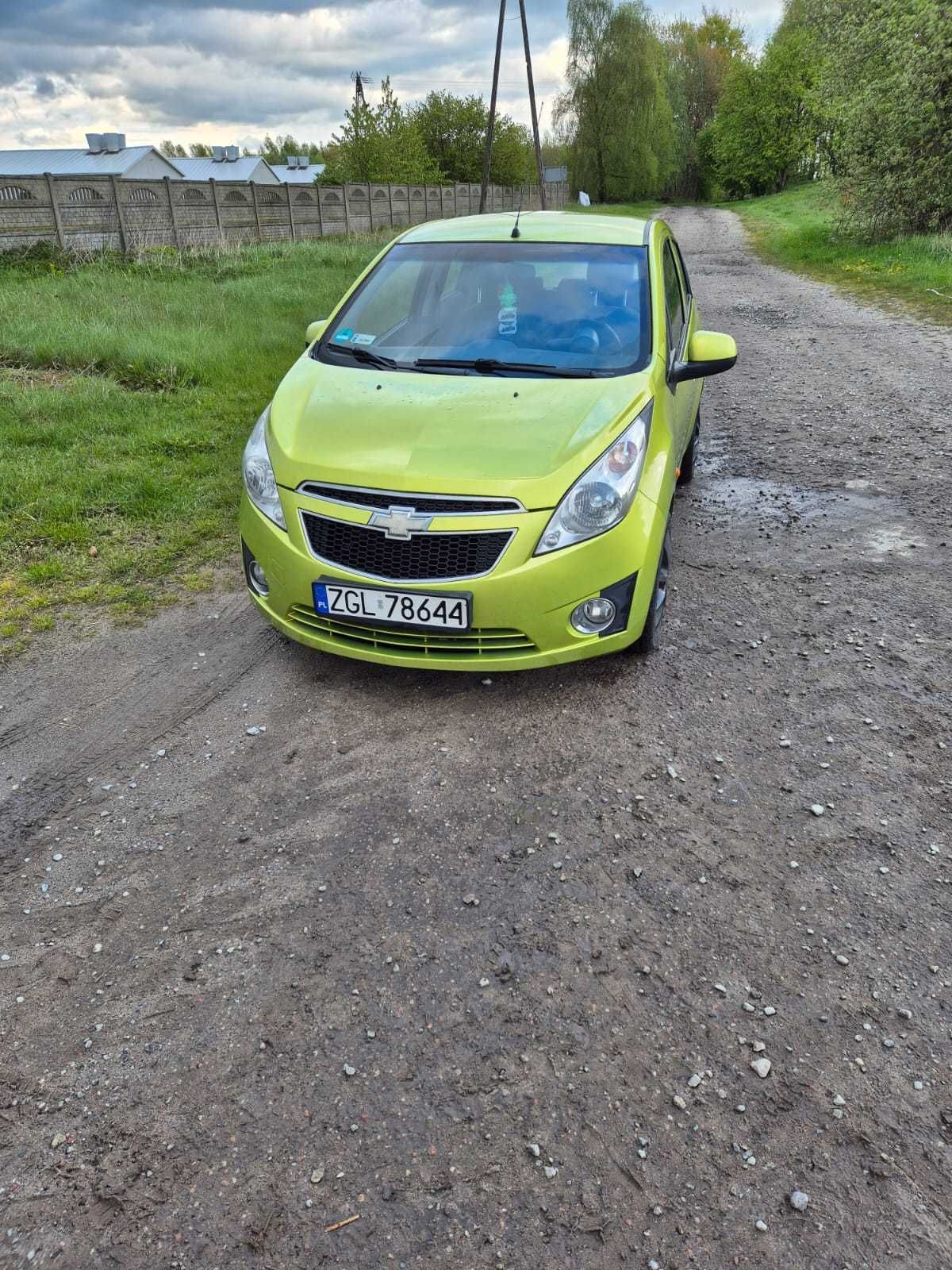 Chevrolet spark, dwa komplety kół