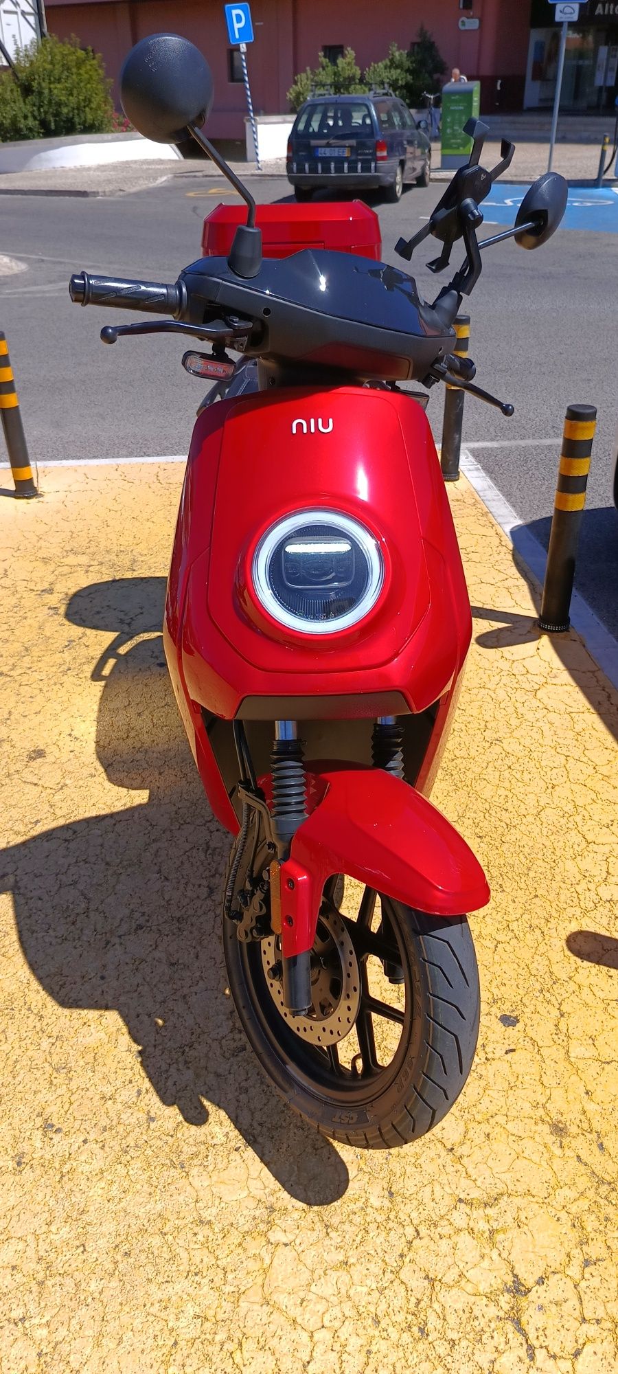 NIU NQi GT scooter
