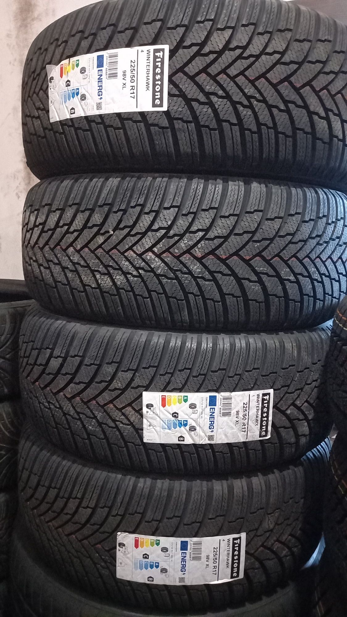 Nowe Opony Zimowe Firestone Winterhawk 4  225/50/17 98V XL 4sztuki 23R