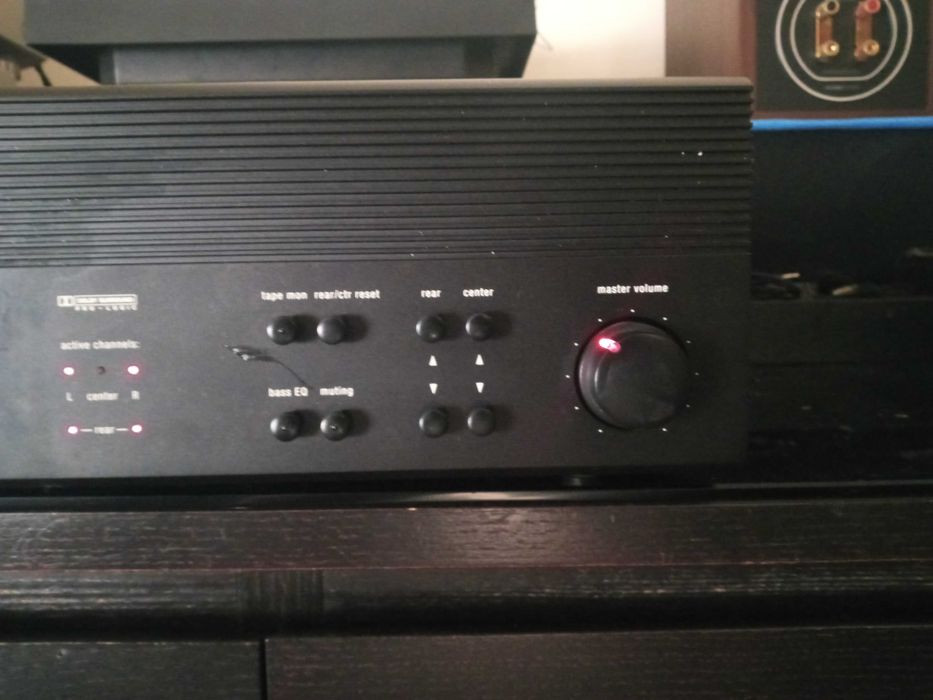 Pré-mplificador /processador Adcom GSP-560