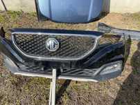 MG ZS  2019 rok zderzak przedni przód czarny lakier 5pbc
